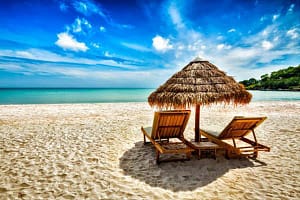 photo of tropical setting for lifesource mortgage blog post titled 7 Steps to Buying a Short-Term Rental/Vacation Home