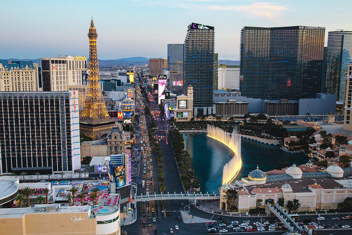 Vegas Night Out: Helicopter Tour and Show Package 2024 - Las Vegas